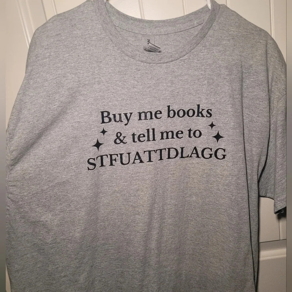 Graphic tee size XL 90% cotton 10% polyester